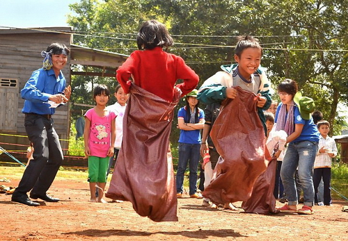 Xúc động với “Khoảnh khắc tình nguyện”